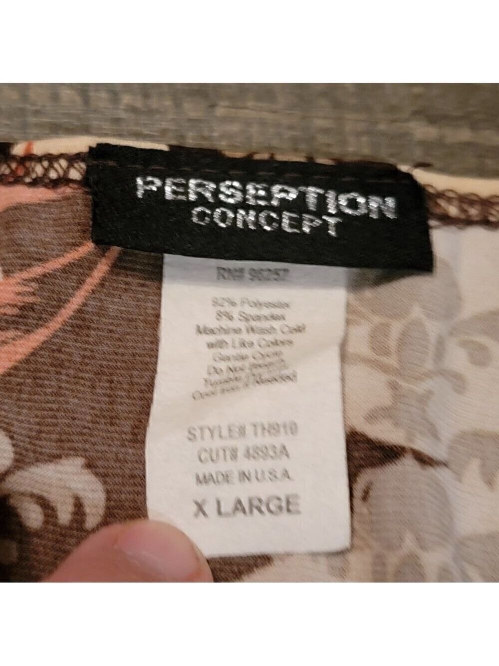 Perception Concept 3/4 length sleeve top with scoop neck - Size XL